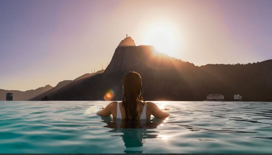 Fachada do Ibiúna Vista Botafogo com vista para o Cristo